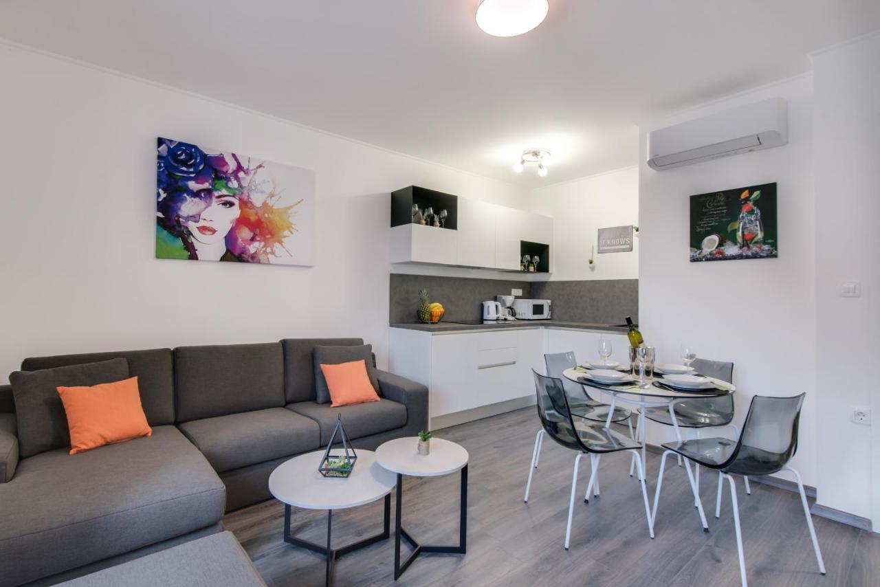 Apartments Sherri Fiume Kültér fotó