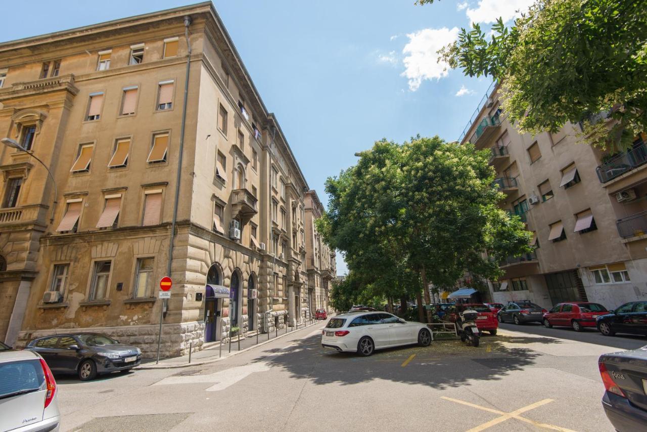 Apartments Sherri Fiume Kültér fotó