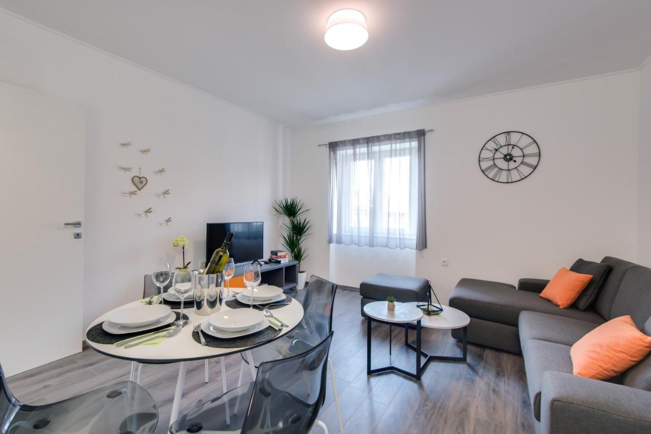 Apartments Sherri Fiume Kültér fotó