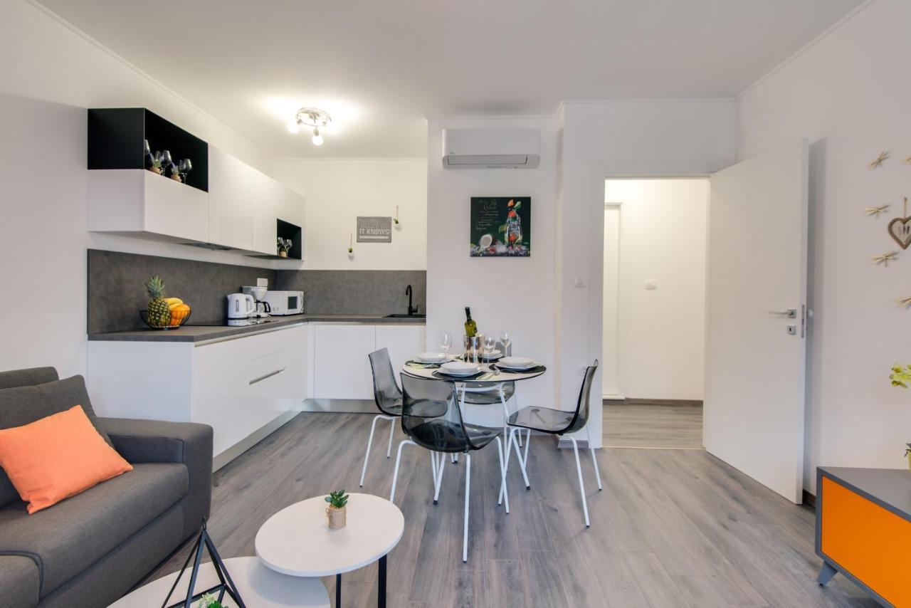 Apartments Sherri Fiume Kültér fotó