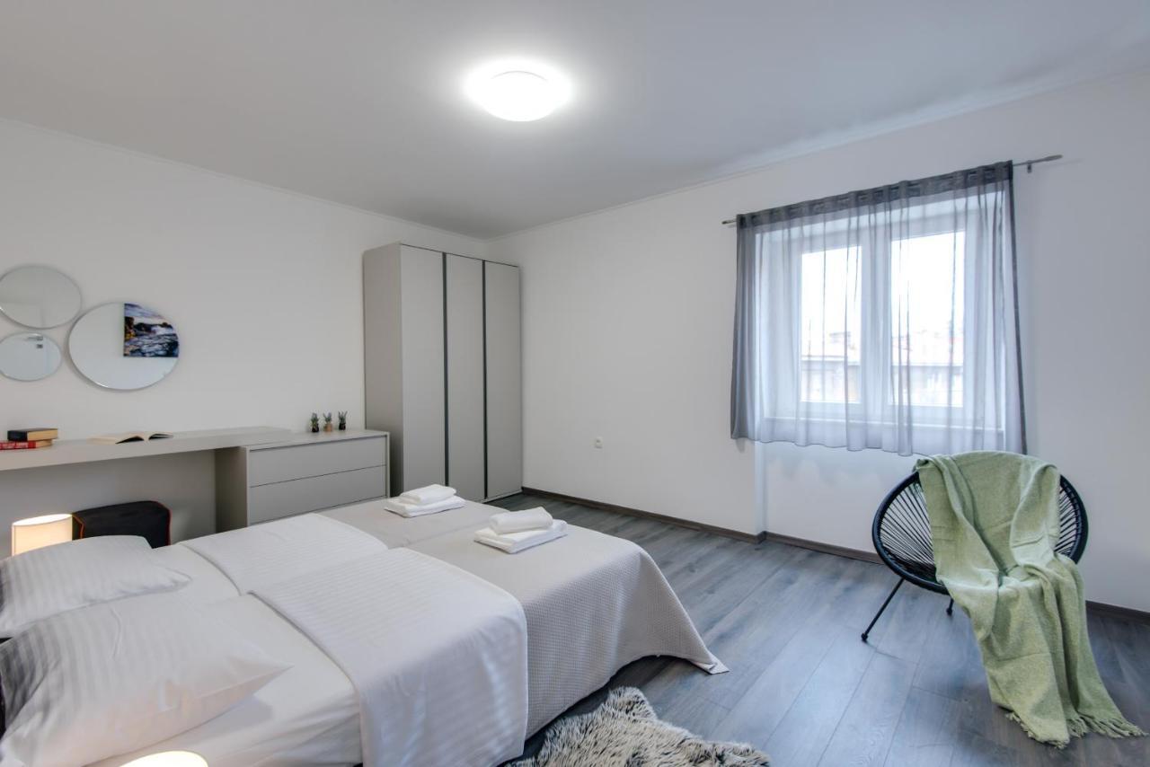 Apartments Sherri Fiume Kültér fotó